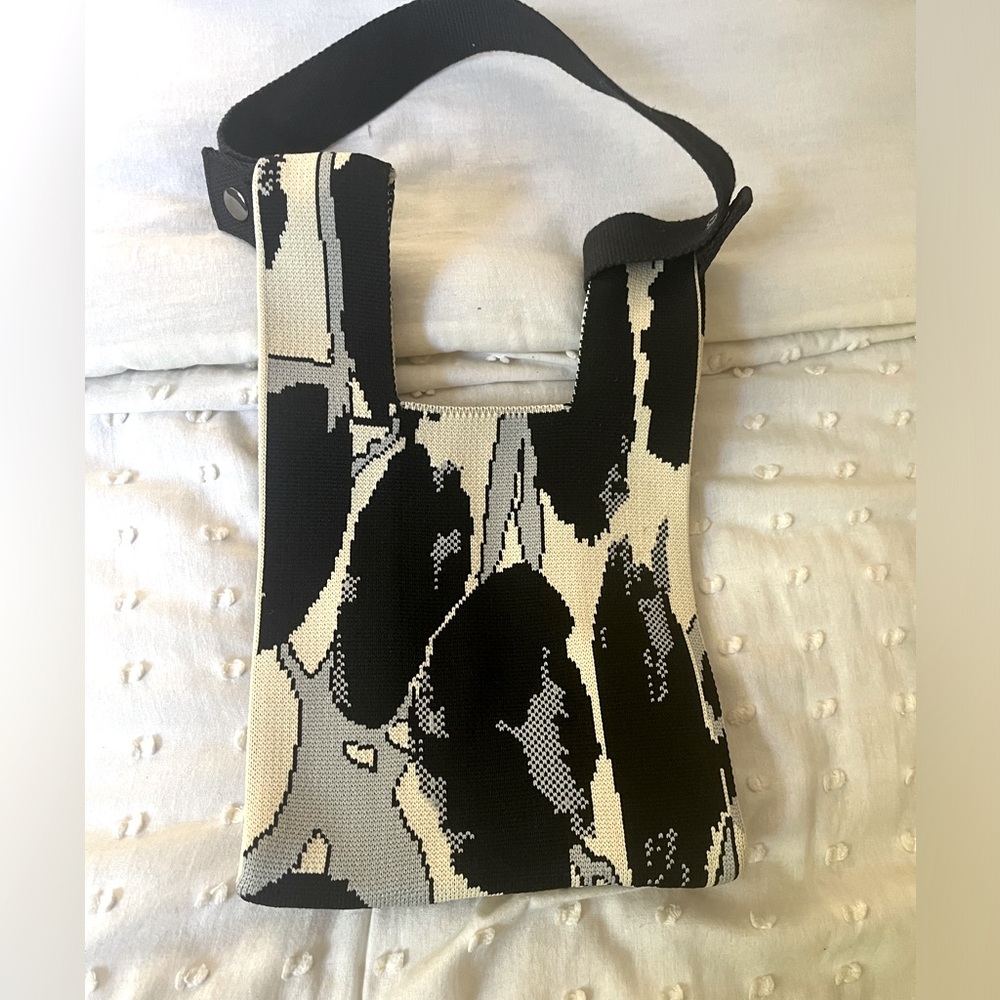 NWT- Salvador Bachiller - Hand Made Patterned Knitted Handbag with handle